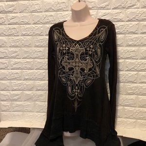 Dark brown/black flow top.